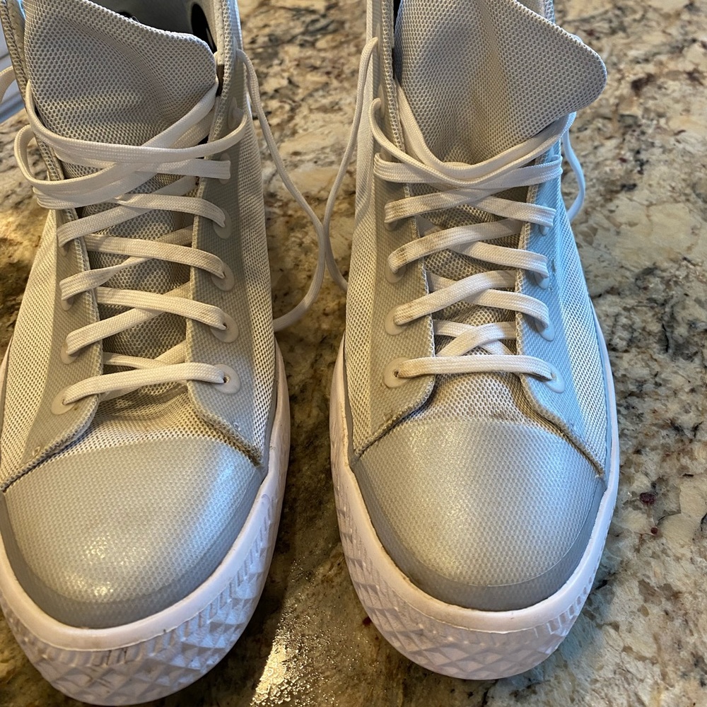 Converse high tops. Great condition